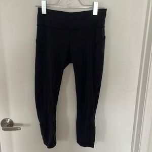 Lululemon size 6 pace rival crop 22 inch inseam leggings, black